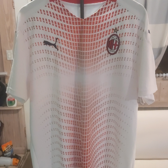 Puma Men's White and Red AC Milan Jersey - Picture 1 of 4